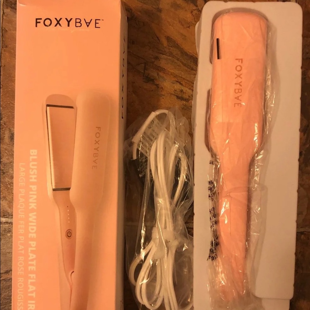 Foxybae Blush Wide Plate Ceramic Flat Iron 1.75"